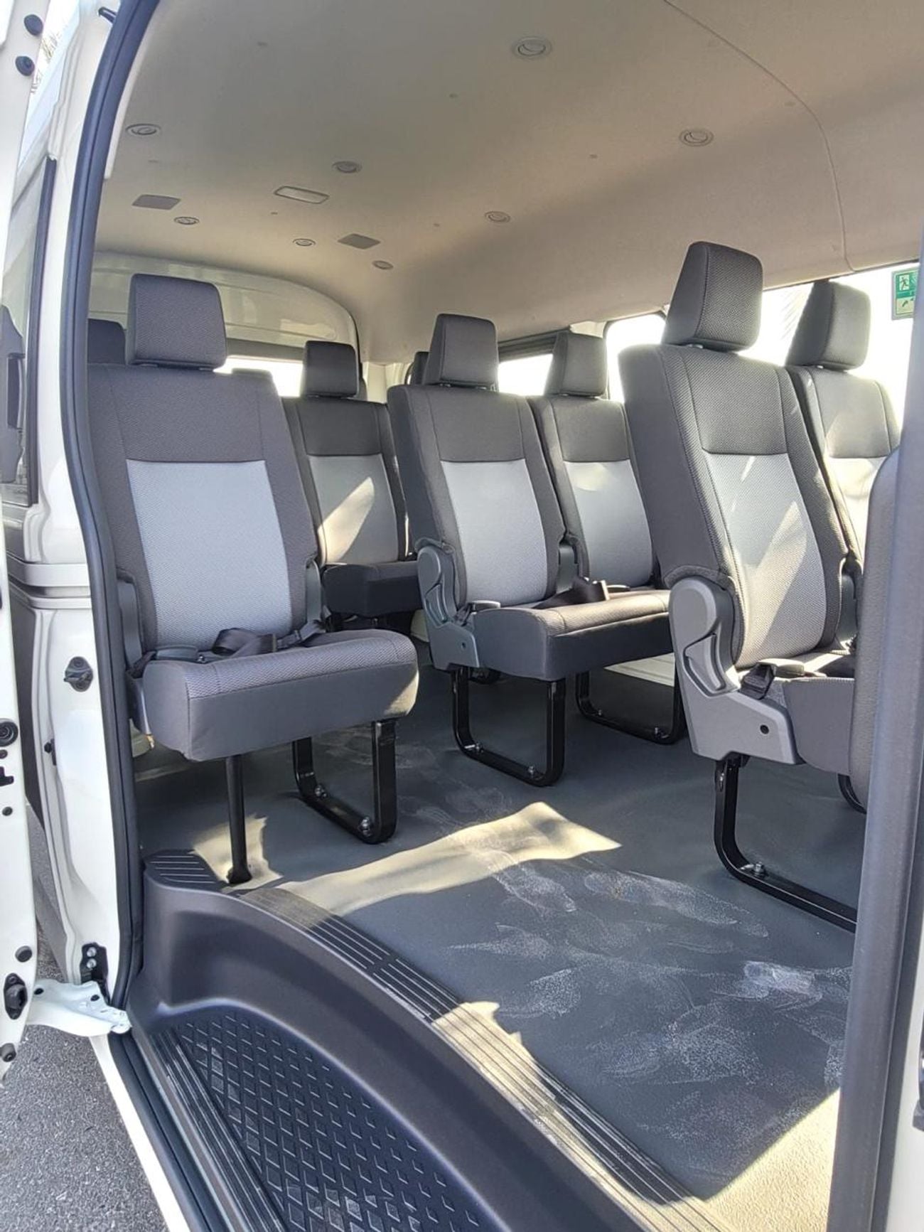 Toyota Hiace 2.8 л 2026 г. Белый