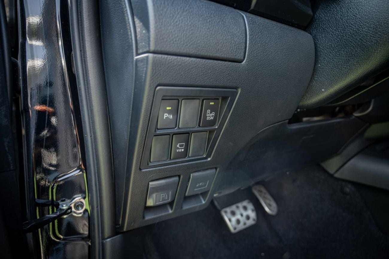 Toyota Hilux 4.0 л 2026 г. Чёрный