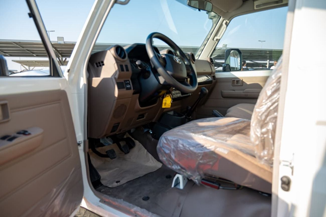 Toyota Land Cruiser 70 4.0 л 2025 г. Белый