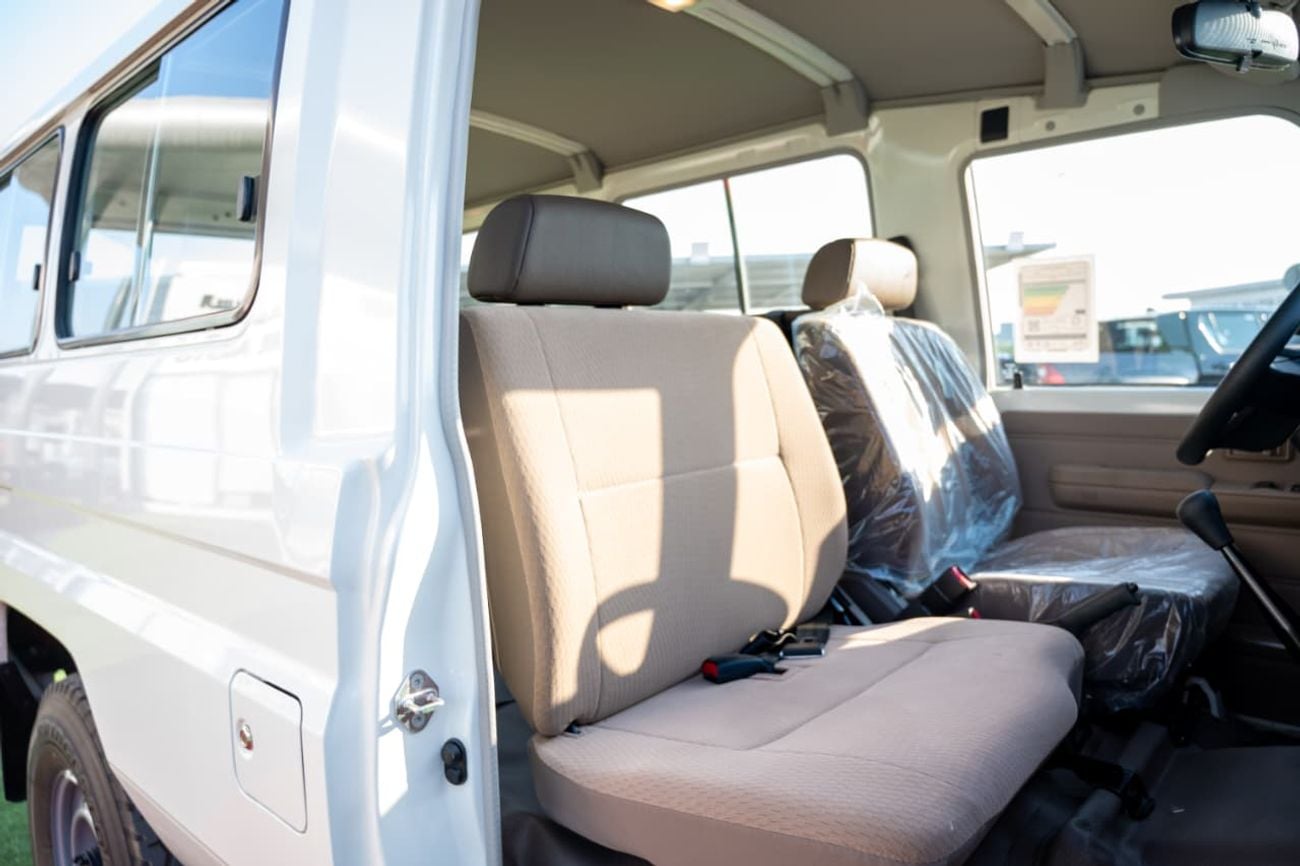 Toyota Land Cruiser 70 4.0 л 2025 г. Белый