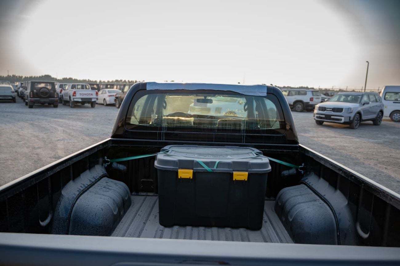 Toyota Hilux 2.4 л 2026 г. Чёрный