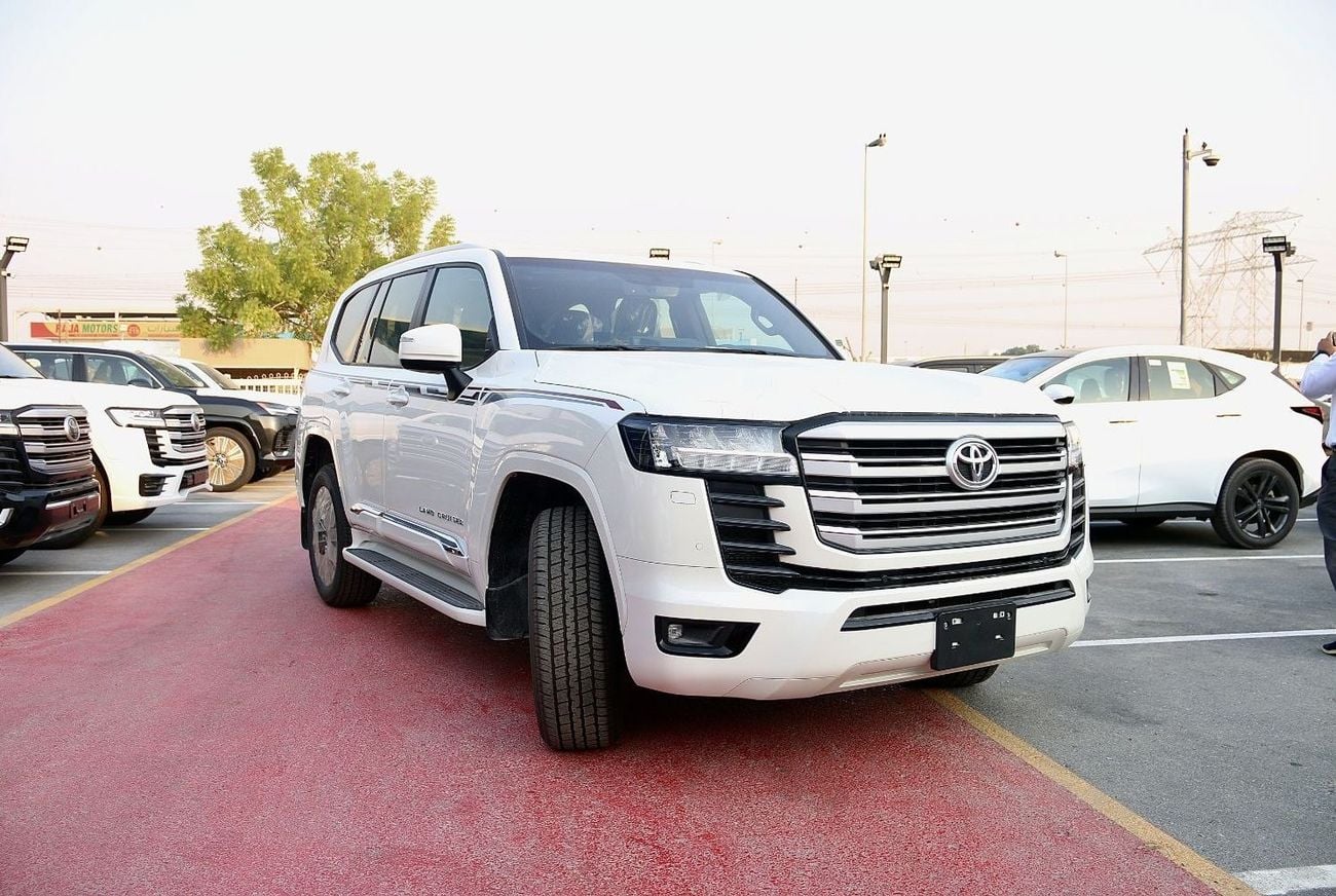 Toyota Land Cruiser 3.5 л 2026 г. Белый