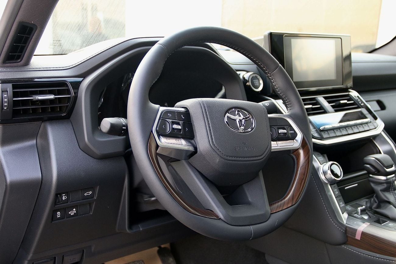 Toyota Land Cruiser 3.5 л 2026 г. Белый