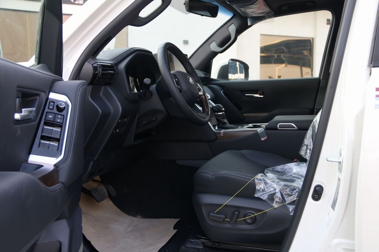Toyota Land Cruiser 3.5 л 2026 г. Белый