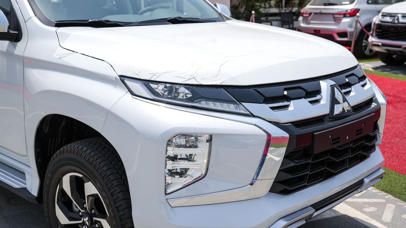 Mitsubishi Montero Sport 3.0 л 2026 г. Белый