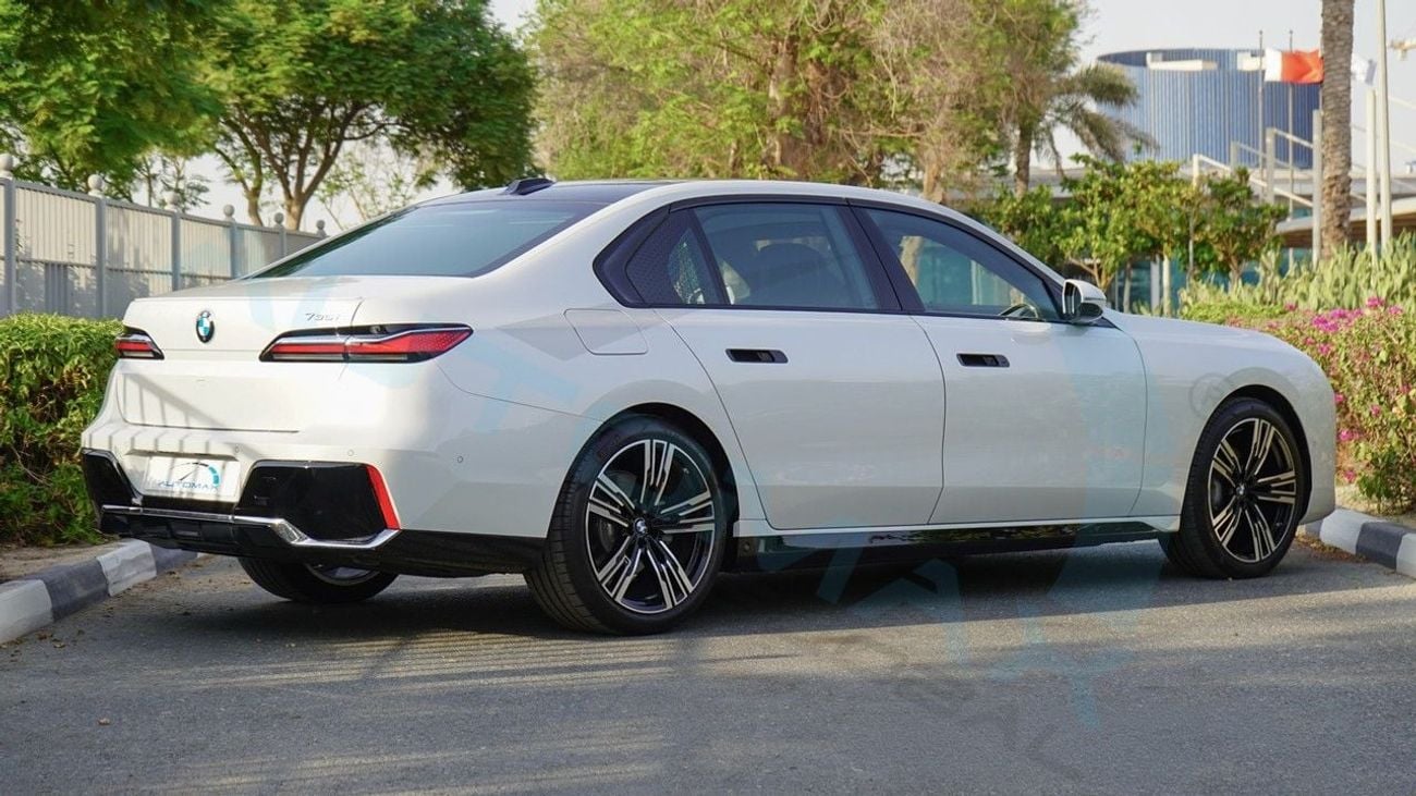 Bmw 735i 3.0 л 2026 г. Белый