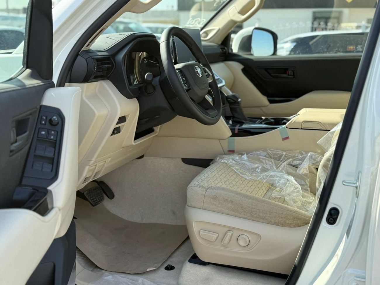 Toyota Land Cruiser 3.5 л 2026 г. Белый