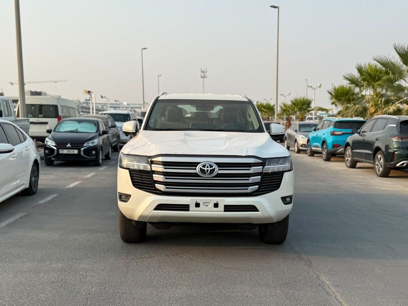 Toyota Land Cruiser 3.5 л 2026 г. Белый