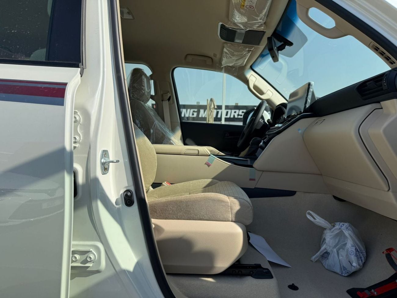 Toyota Land Cruiser 3.5 л 2026 г. Белый