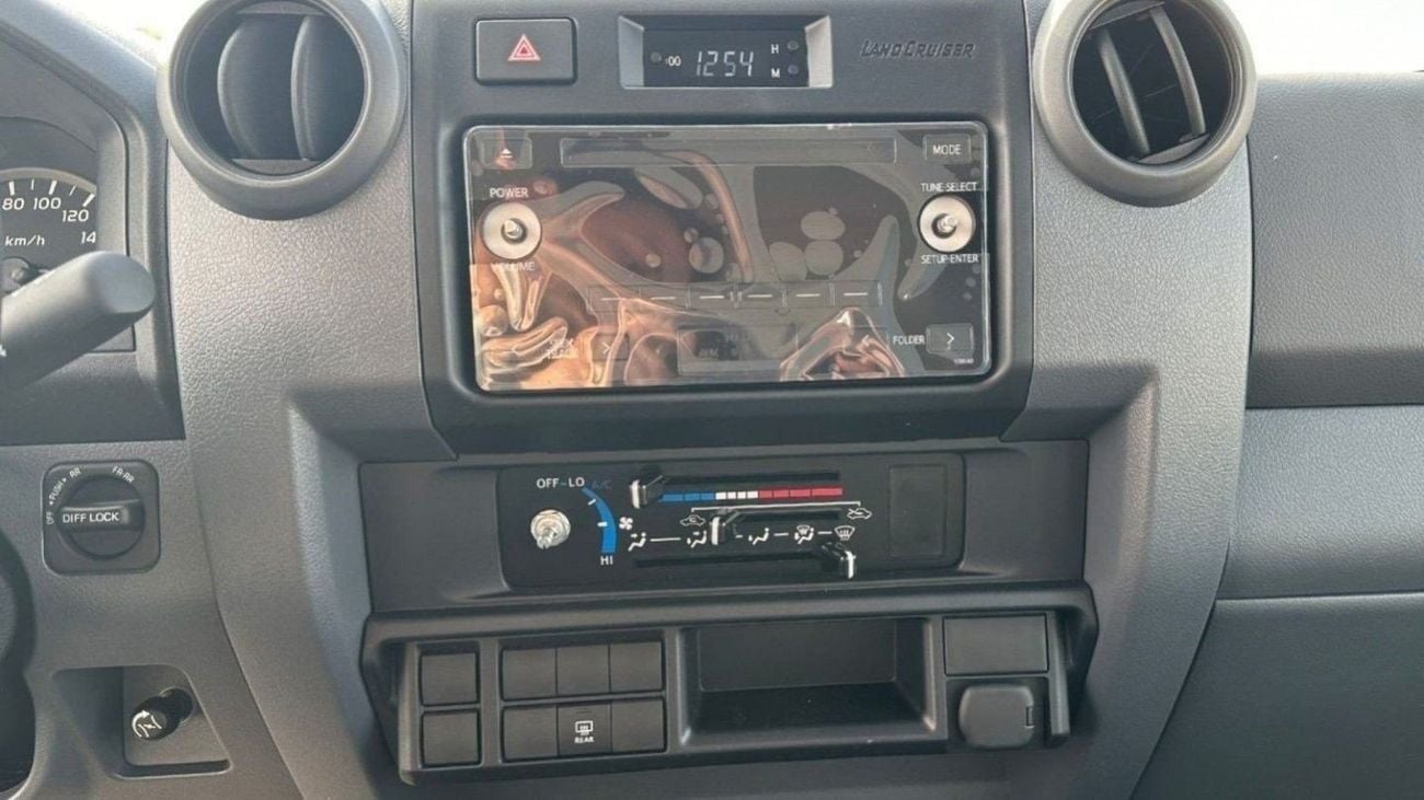 Toyota Land Cruiser 70 4.2 л 2025 г. Серебристый