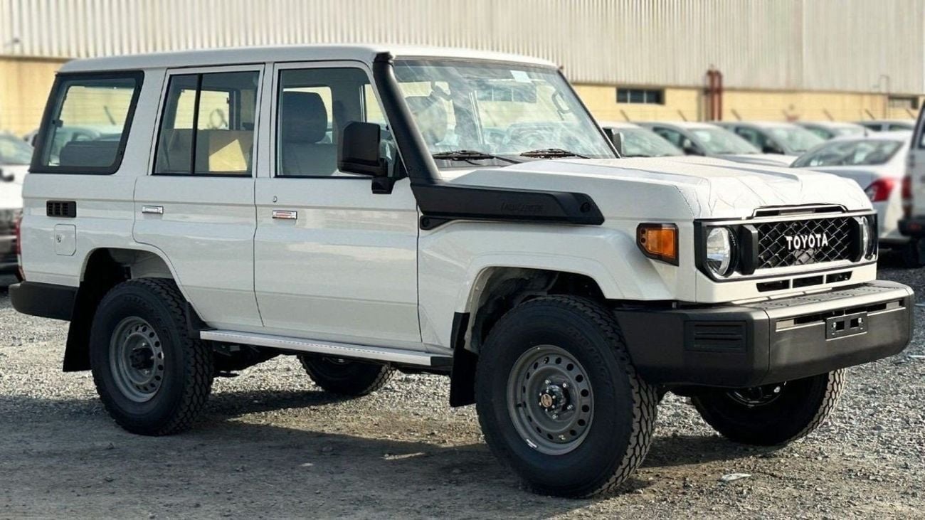 Toyota Land Cruiser 70 4.2 л 2025 г. Серебристый