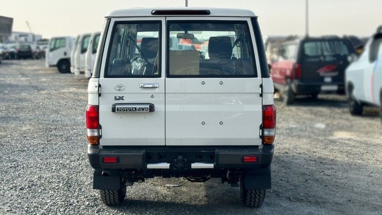 Toyota Land Cruiser 70 4.2 л 2025 г. Серебристый