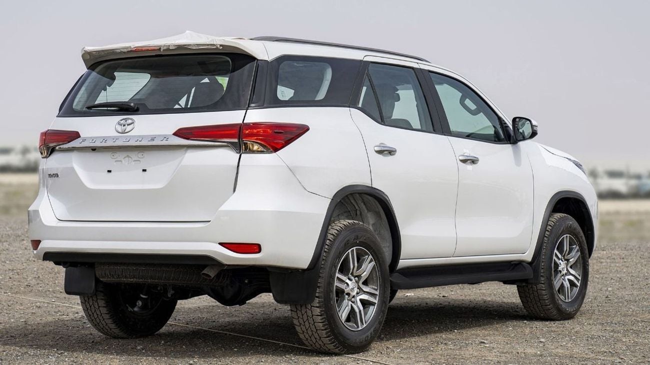 Toyota Fortuner 2.4 л 2025 г. Белый