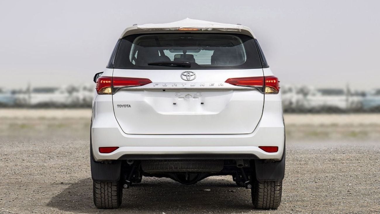 Toyota Fortuner 2.4 л 2025 г. Белый