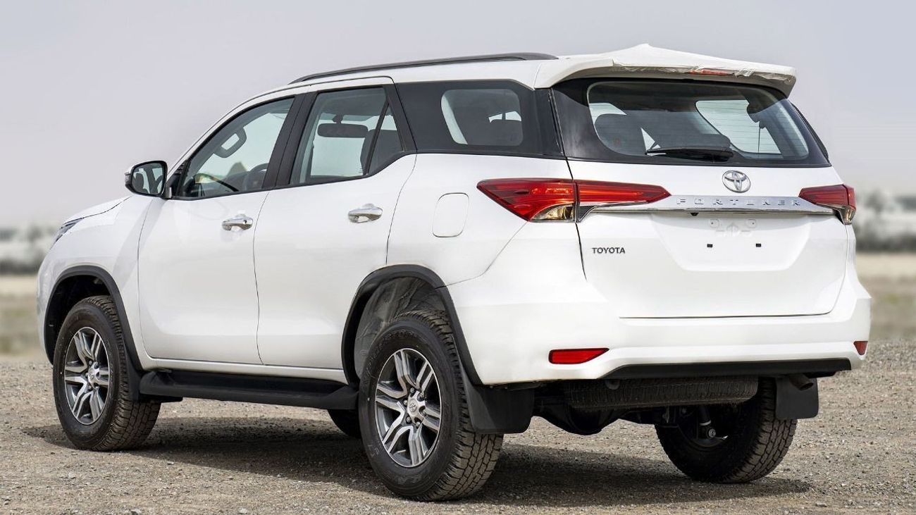 Toyota Fortuner 2.4 л 2025 г. Белый