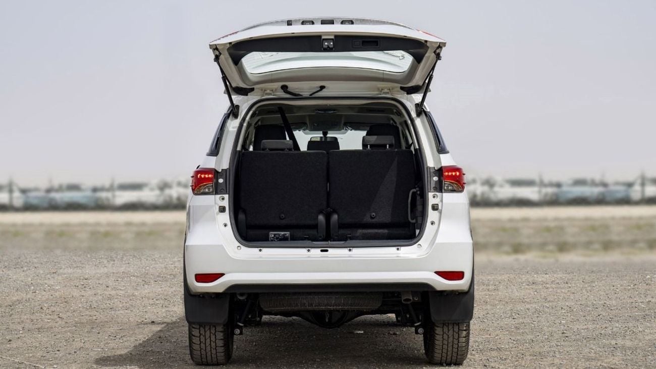 Toyota Fortuner 2.4 л 2025 г. Белый