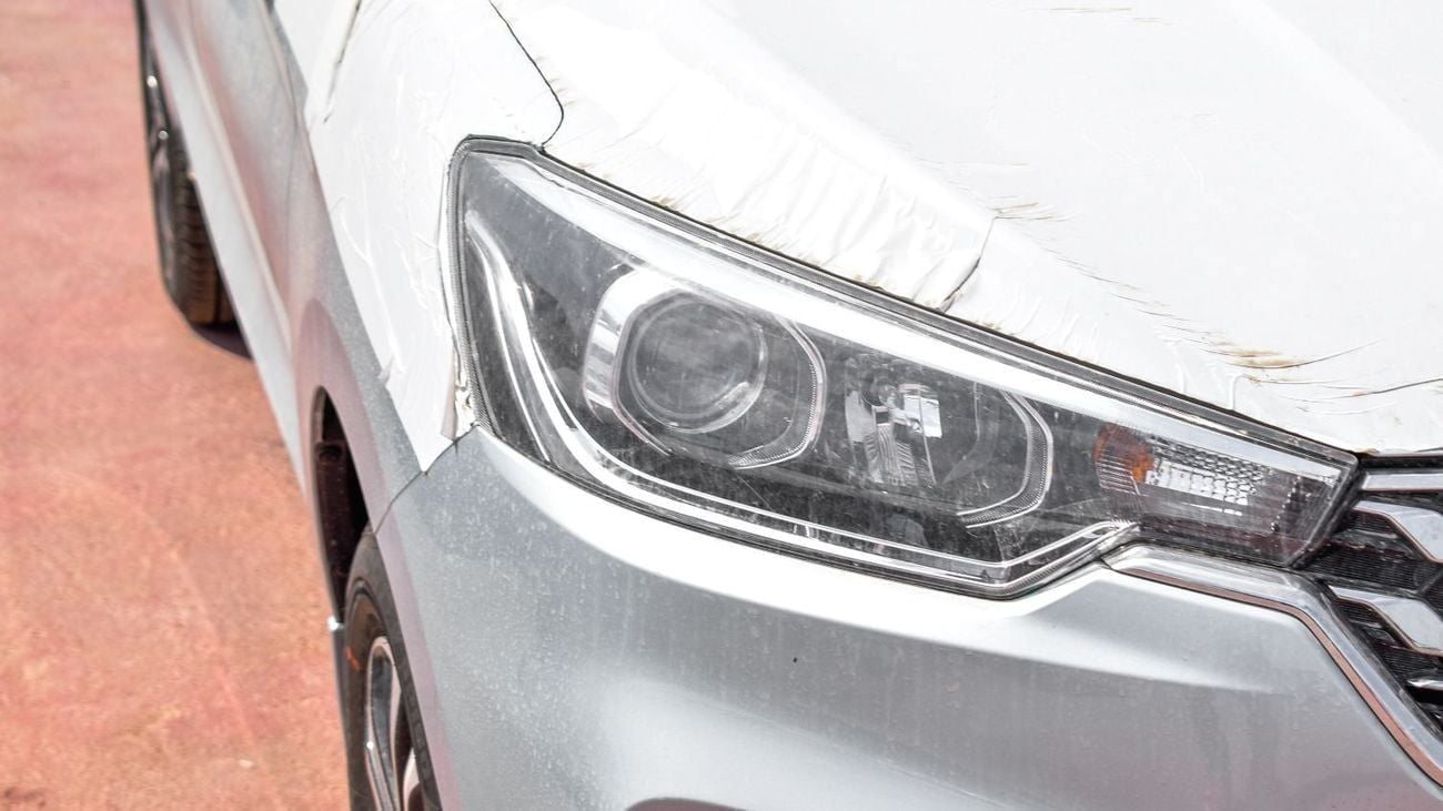 Suzuki Ertiga 1.5 л 2026 г. Серебристый