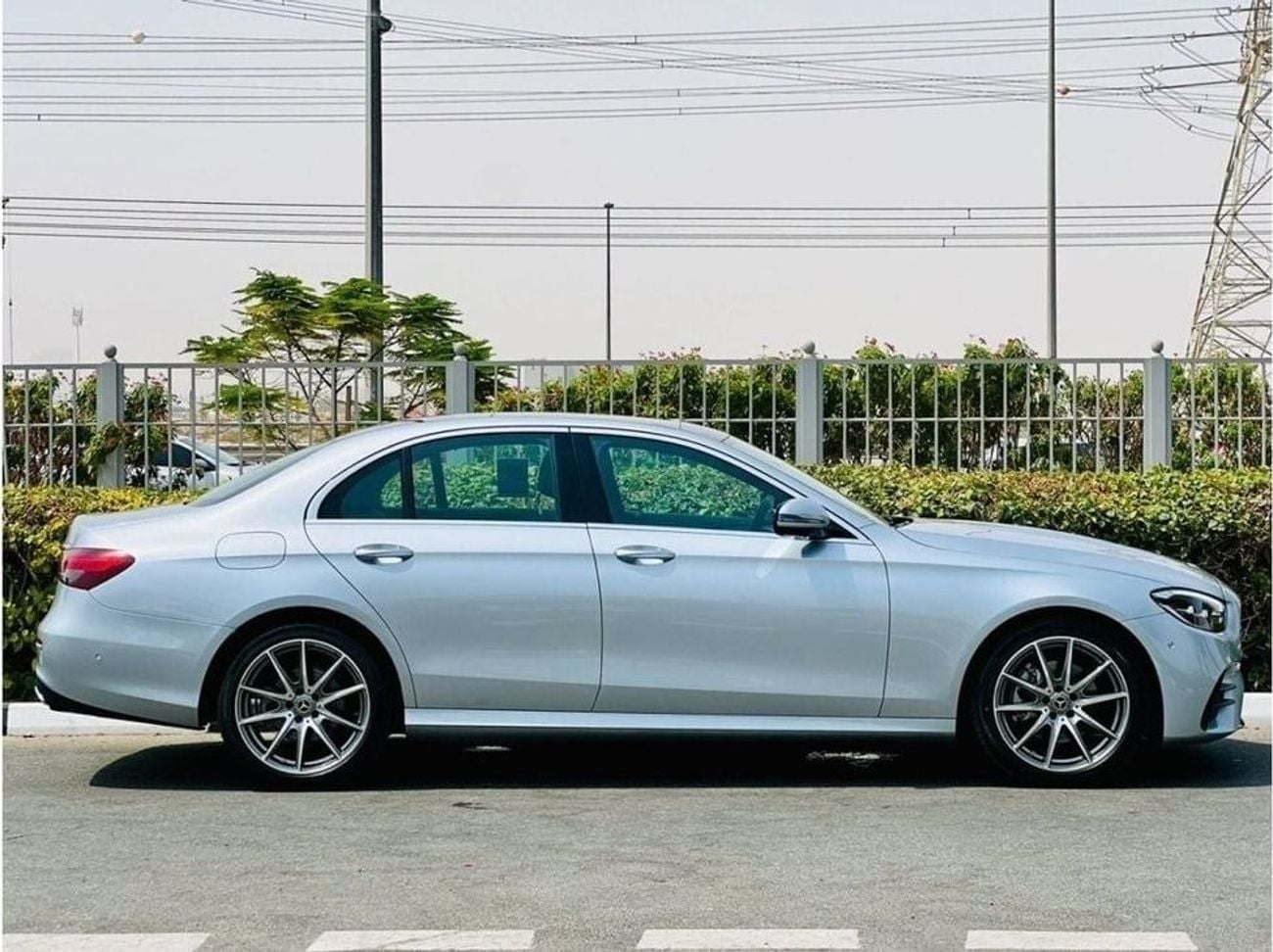 Mercedes Benz E 200 2.0 л 2023 г. Серебристый