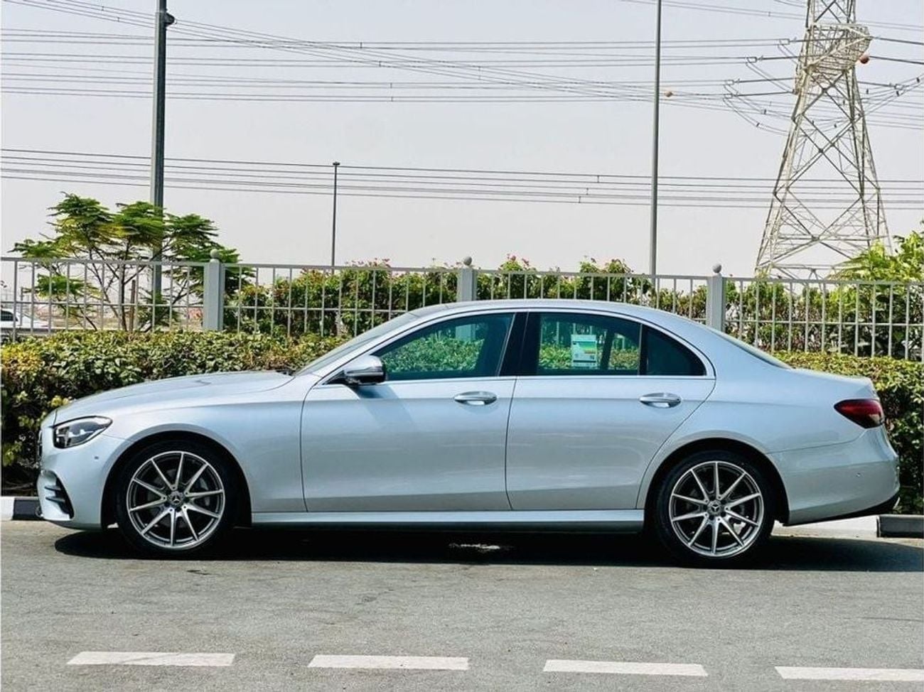Mercedes Benz E 200 2.0 л 2023 г. Серебристый