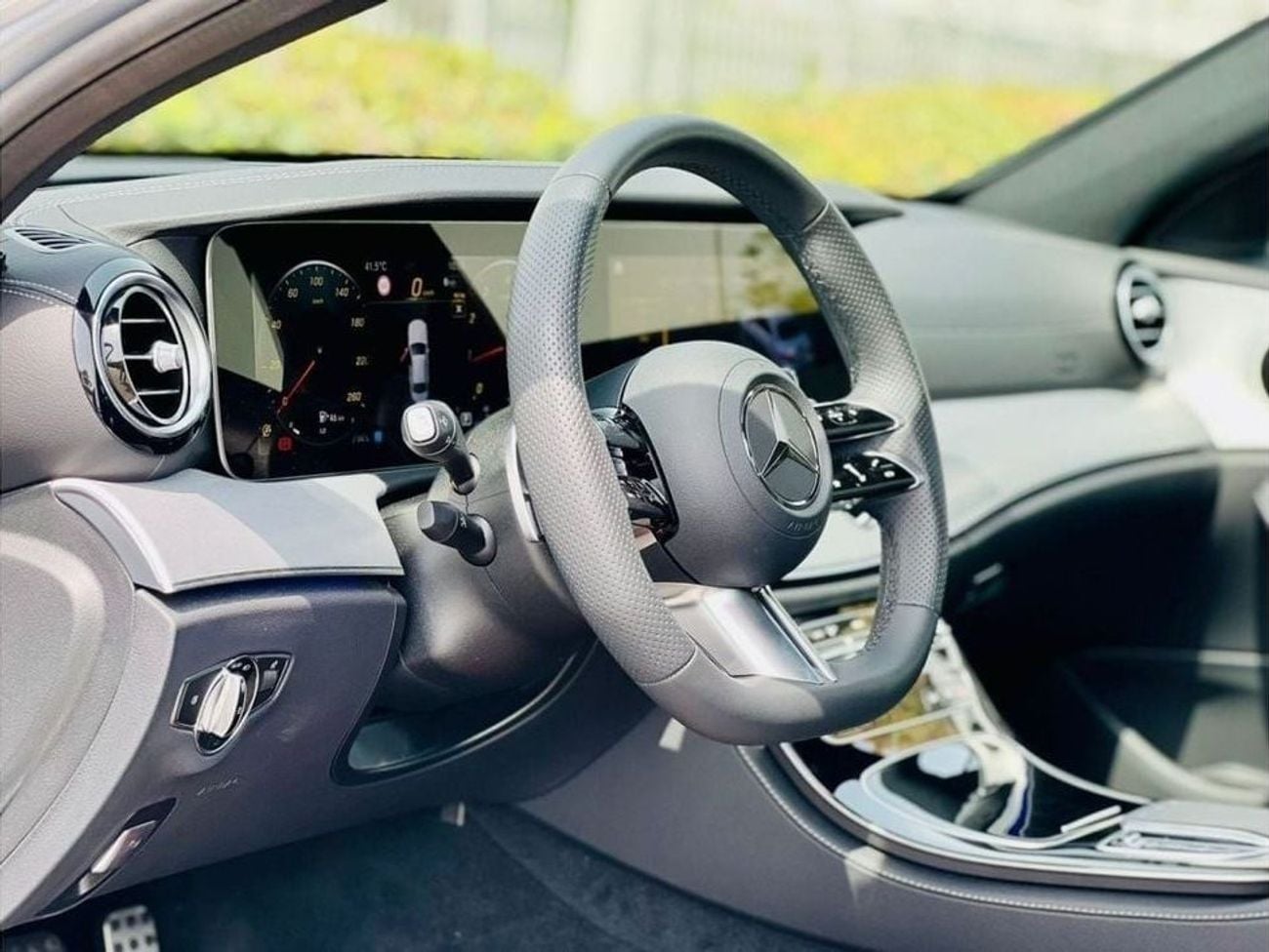 Mercedes Benz E 200 2.0 л 2023 г. Серебристый