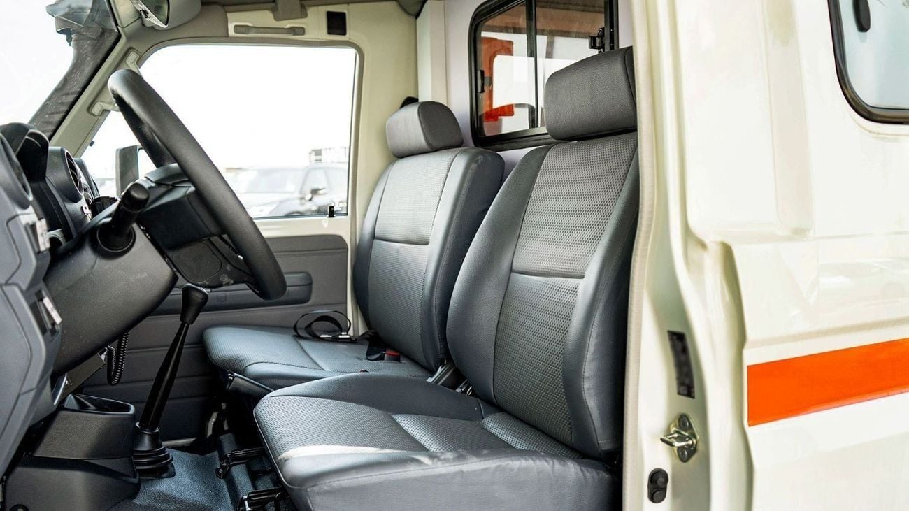 Toyota Land Cruiser 70 4.2 л 2025 г. Белый