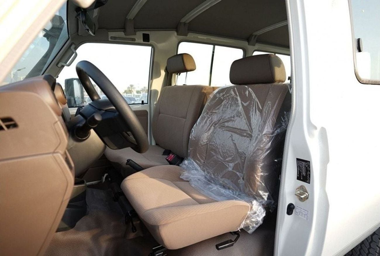 Toyota Land Cruiser 70 4.2 л 2026 г. Белый