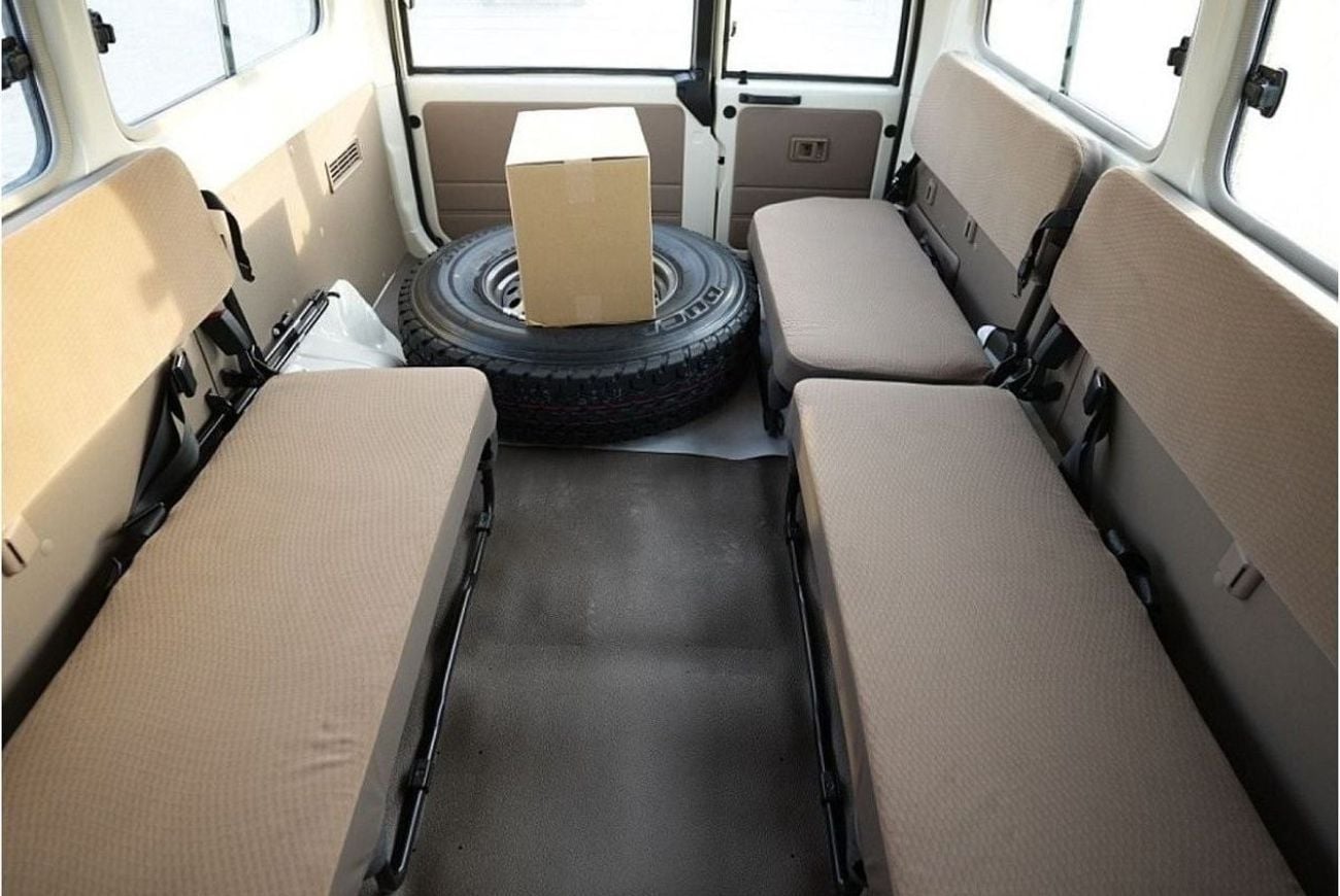 Toyota Land Cruiser 70 4.2 л 2026 г. Белый