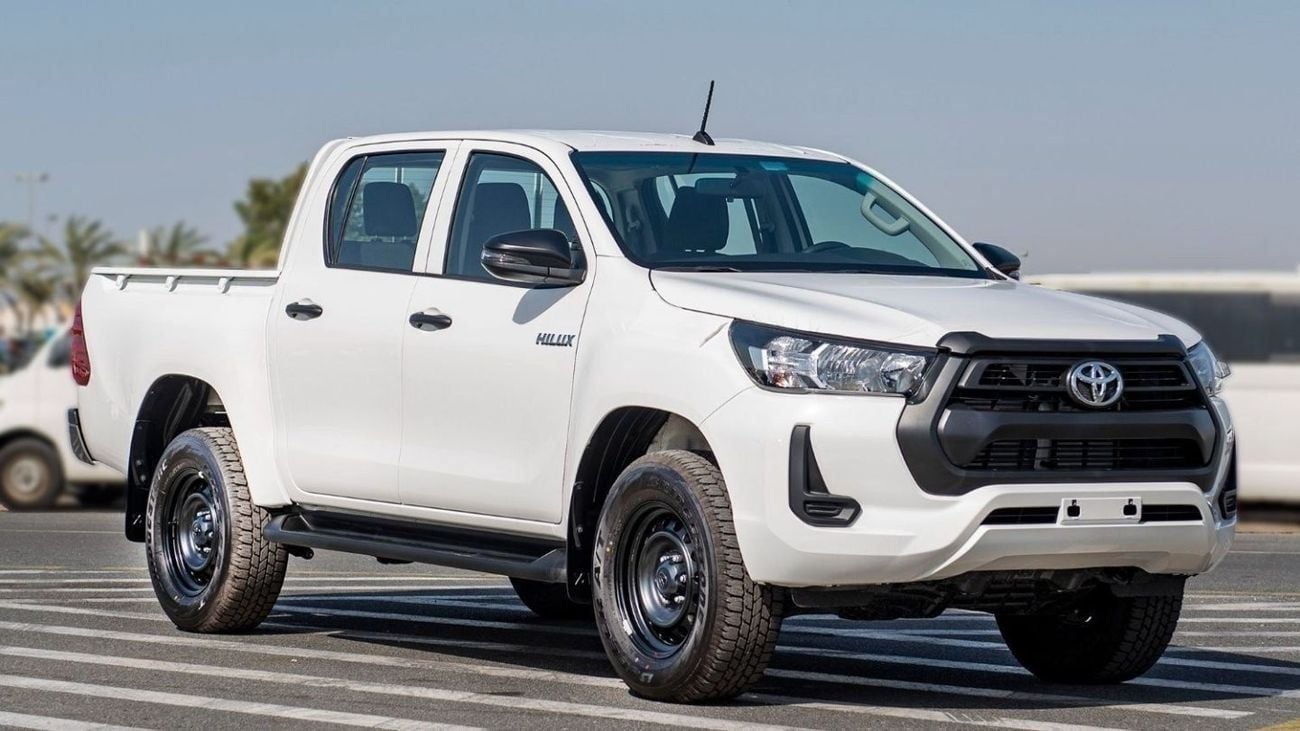Toyota Hilux 2.4 л 2025 г. Белый