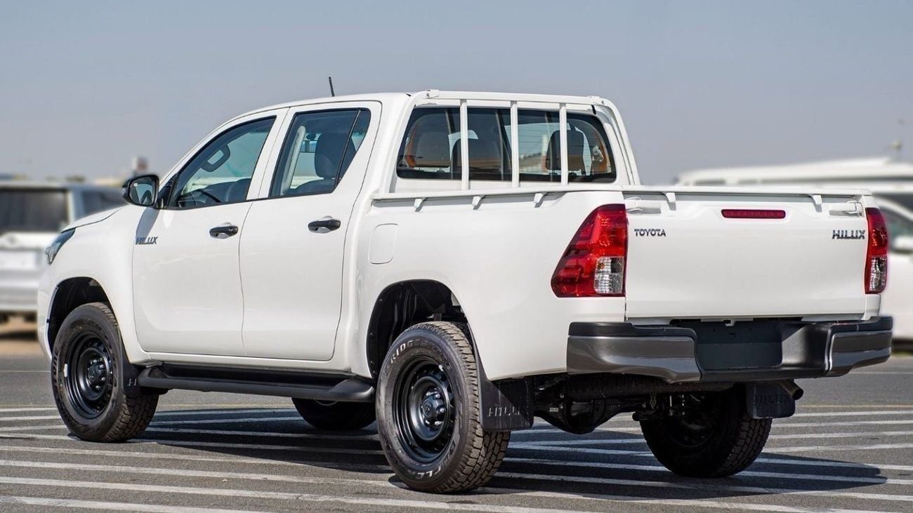 Toyota Hilux 2.4 л 2025 г. Белый