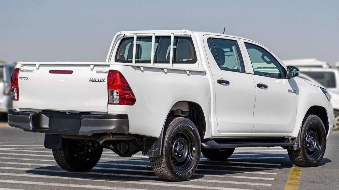 Toyota Hilux 2.4 л 2025 г. Белый