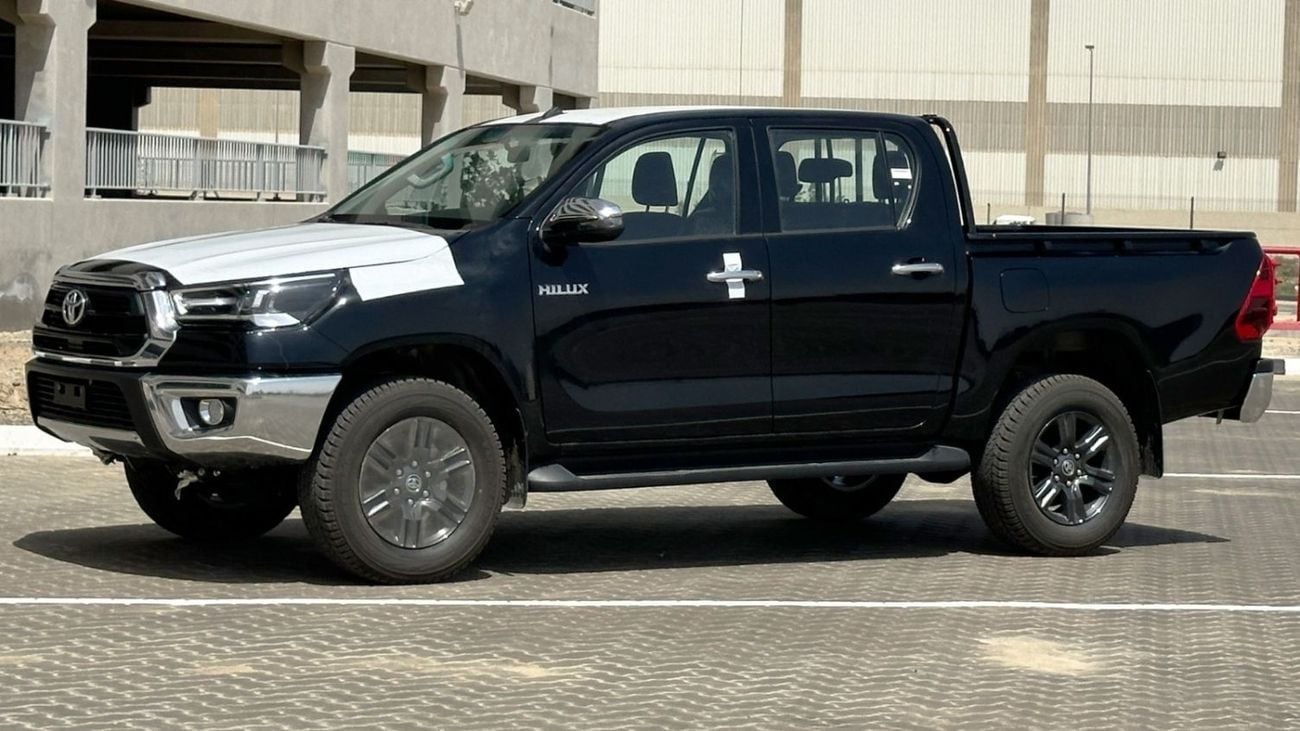 Toyota Hilux 2.7 л 2025 г. Чёрный