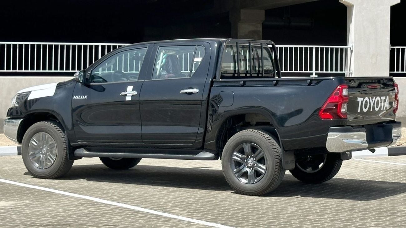 Toyota Hilux 2.7 л 2025 г. Чёрный