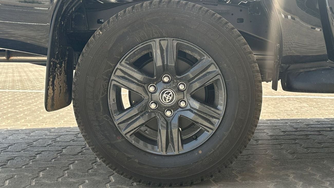 Toyota Hilux 2.7 л 2025 г. Чёрный