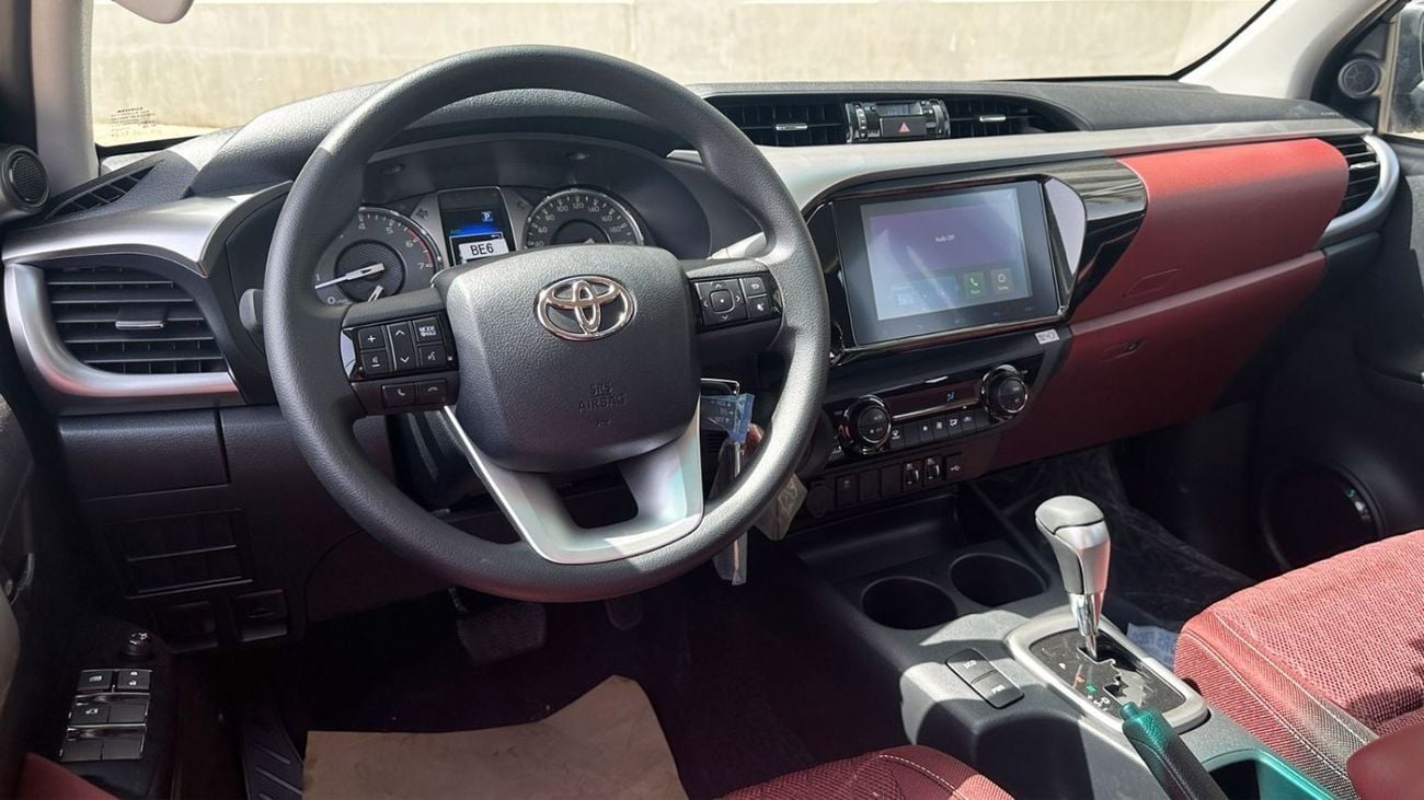 Toyota Hilux 2.7 л 2025 г. Чёрный