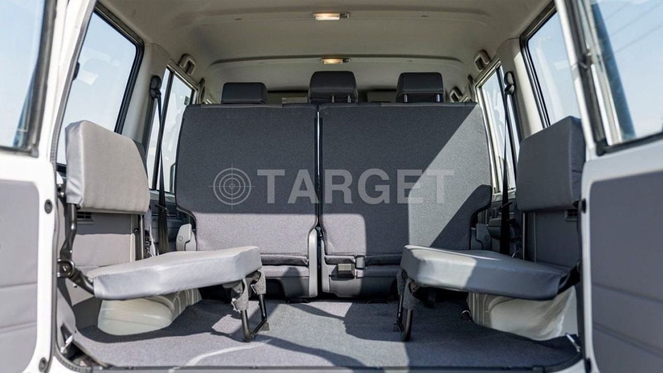 Toyota Land Cruiser 70 4.2 л 2025 г. Белый