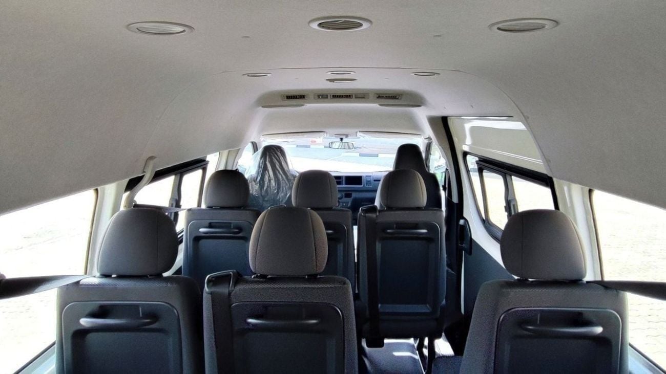 Toyota Hiace 2.5 л 2025 г. Белый
