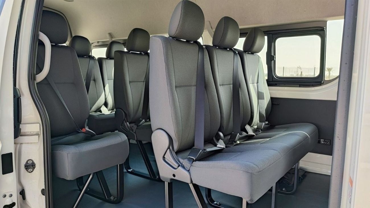 Toyota Hiace 2.5 л 2025 г. Белый