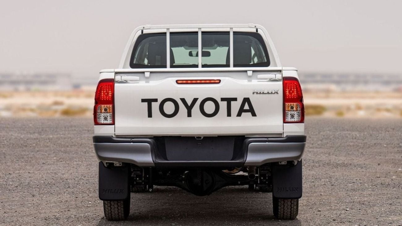 Toyota Hilux 2.4 л 2024 г. Белый