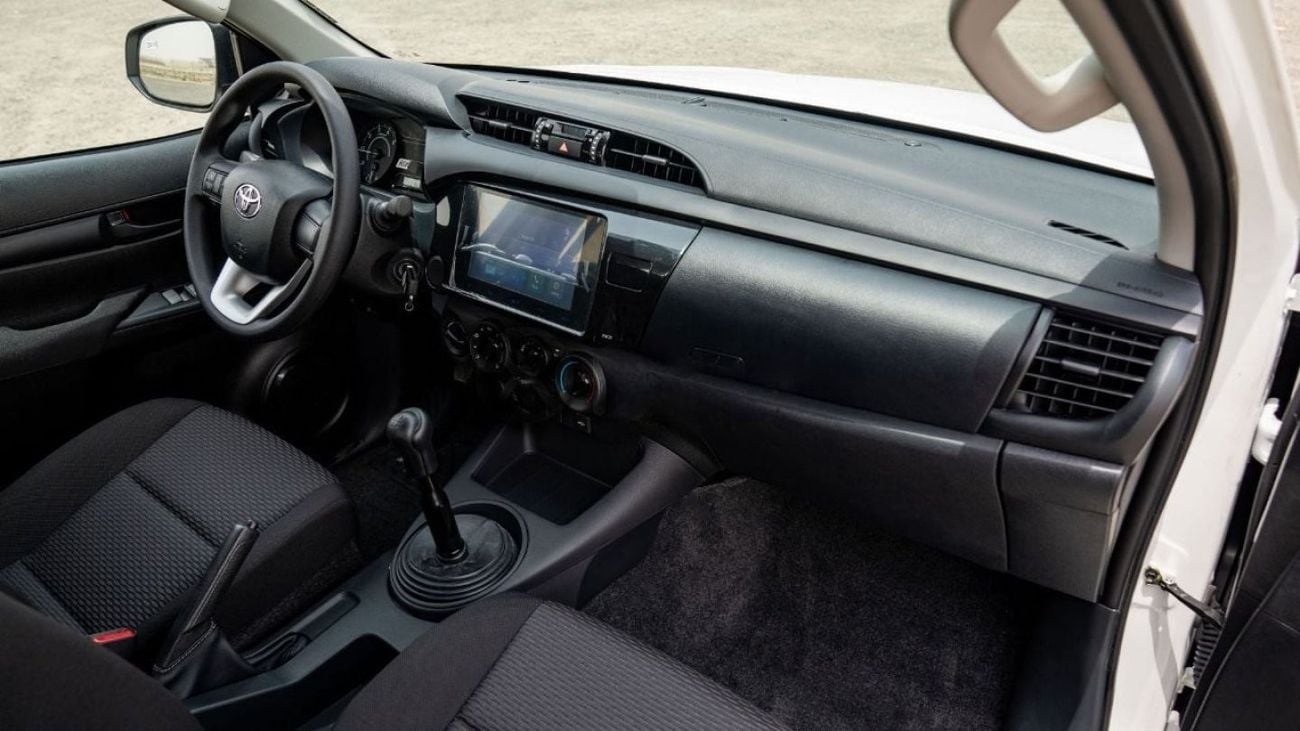 Toyota Hilux 2.4 л 2024 г. Белый