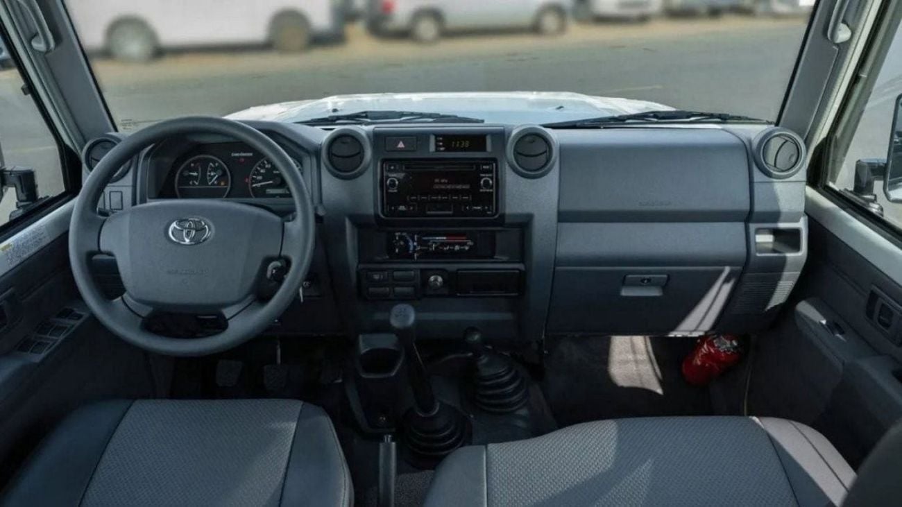 Toyota Land Cruiser 70 4.2 л 2026 г. Белый