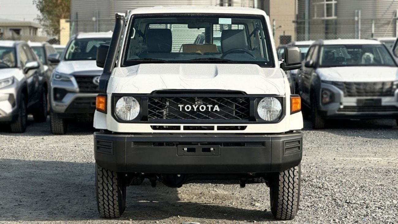 Toyota Land Cruiser 70 4.2 л 2026 г. Белый