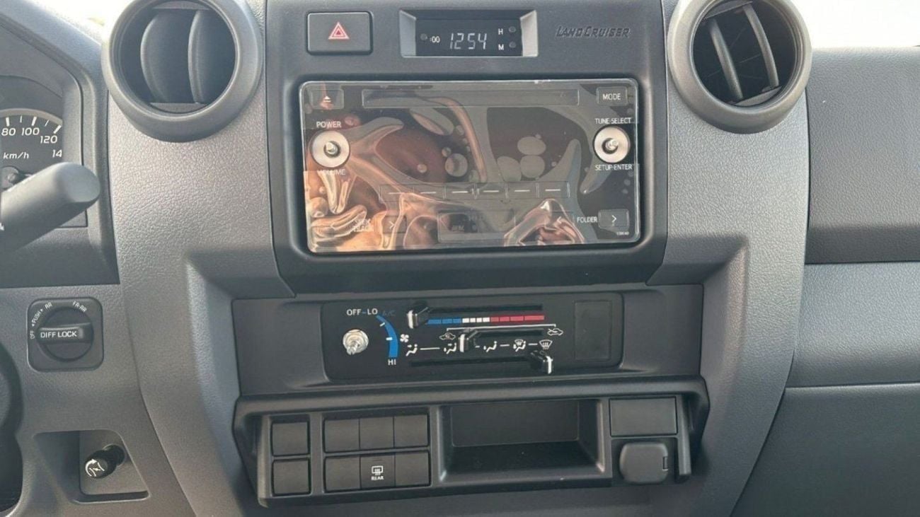 Toyota Land Cruiser 70 4.2 л 2026 г. Белый