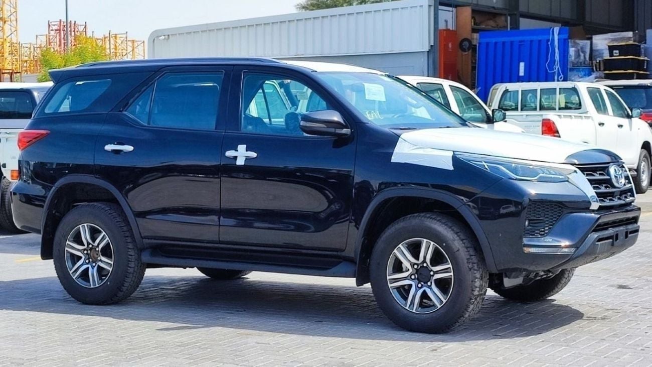Toyota Fortuner 2.4 л 2025 г. Чёрный