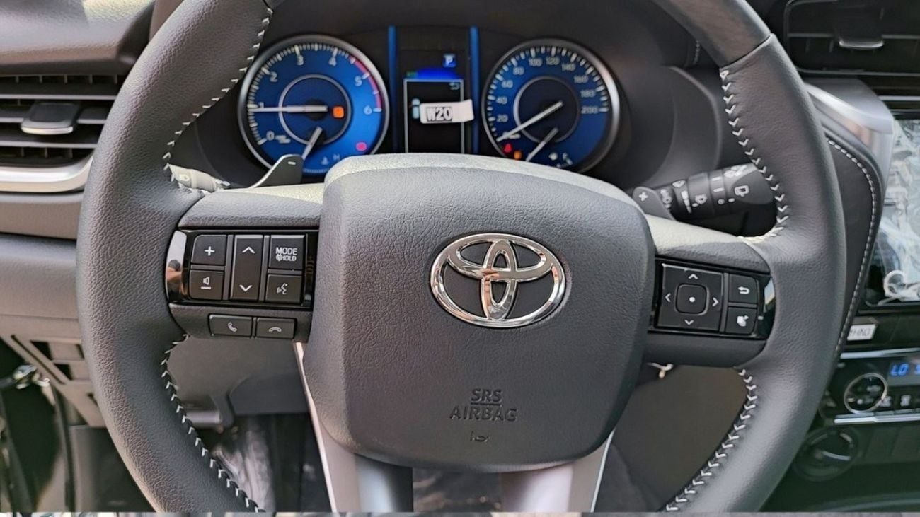Toyota Fortuner 2.4 л 2025 г. Чёрный