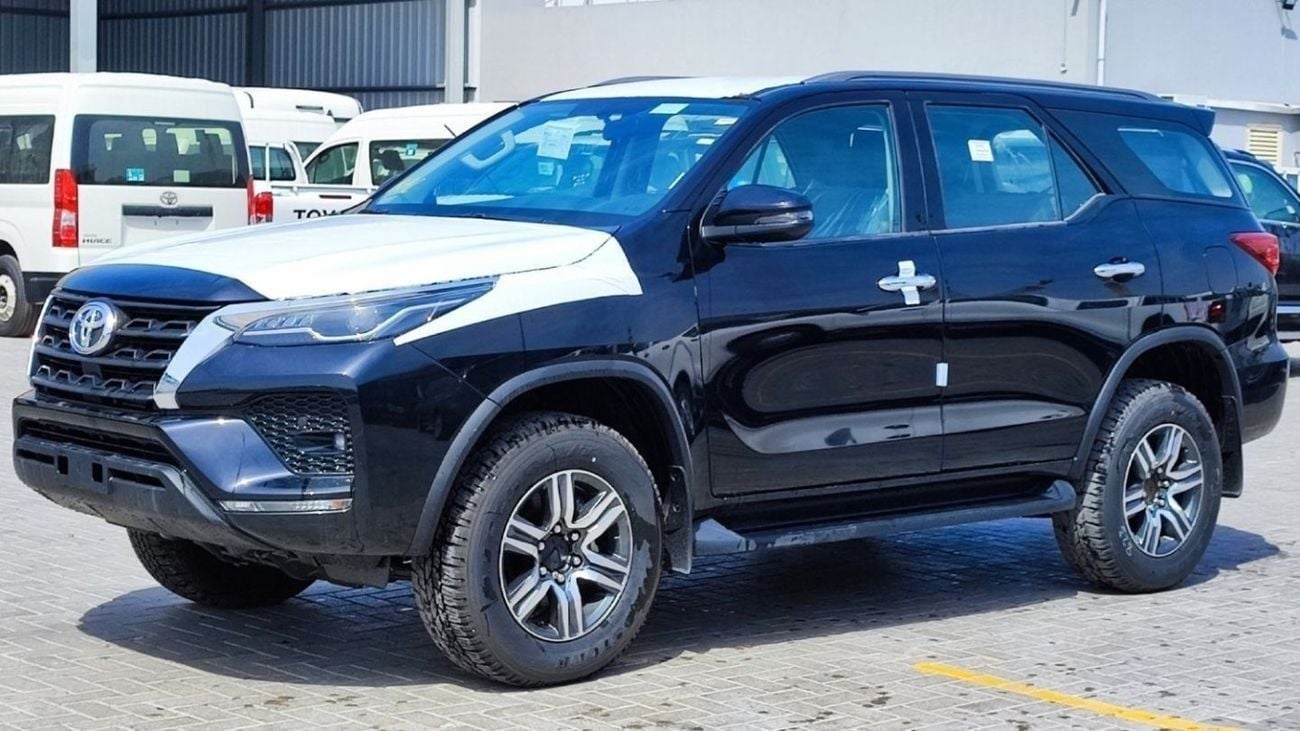 Toyota Fortuner 2.4 л 2025 г. Чёрный