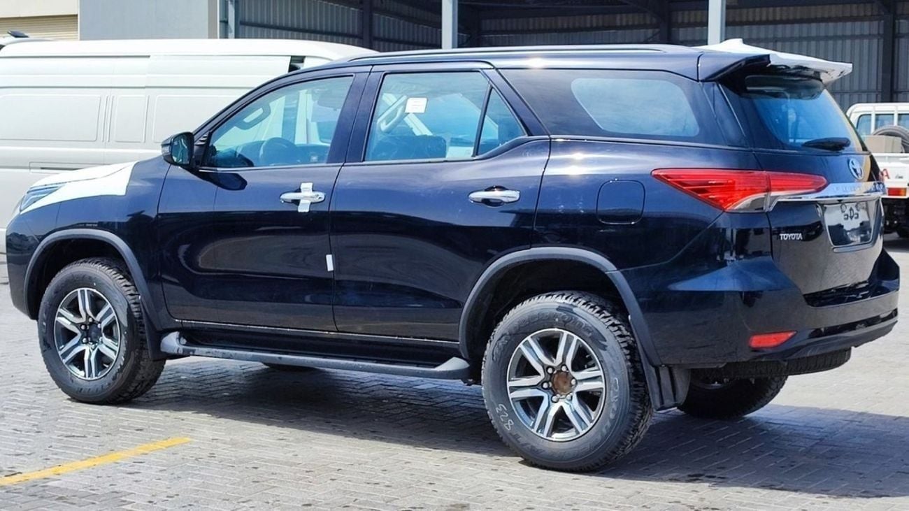 Toyota Fortuner 2.4 л 2025 г. Чёрный