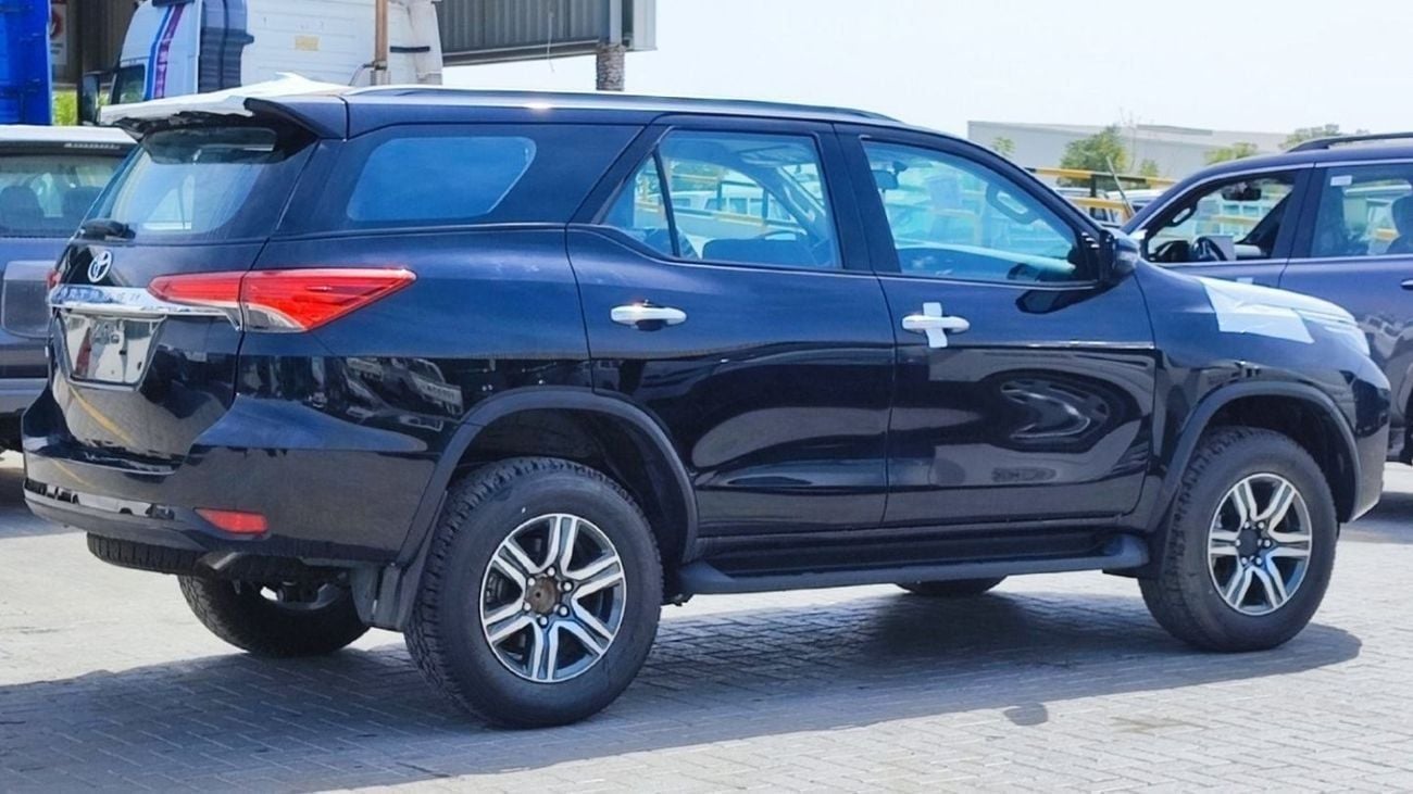 Toyota Fortuner 2.4 л 2025 г. Чёрный
