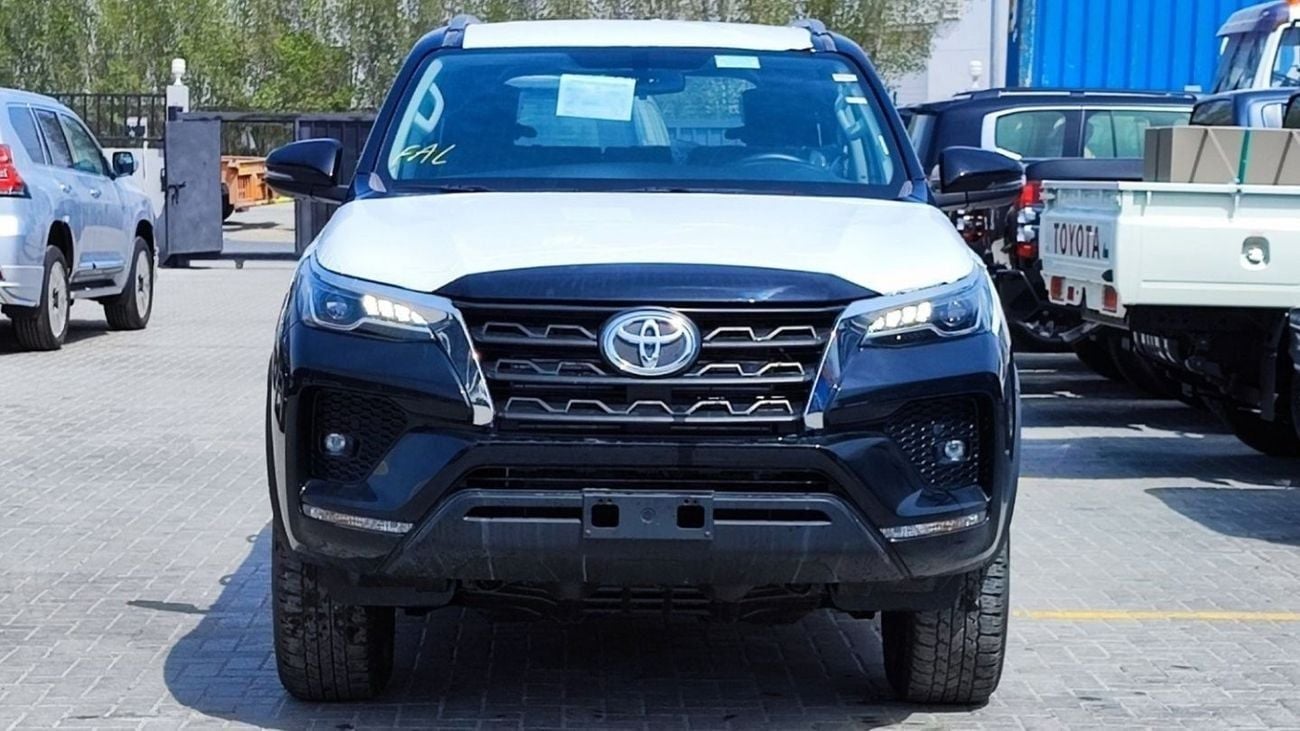 Toyota Fortuner 2.4 л 2025 г. Чёрный