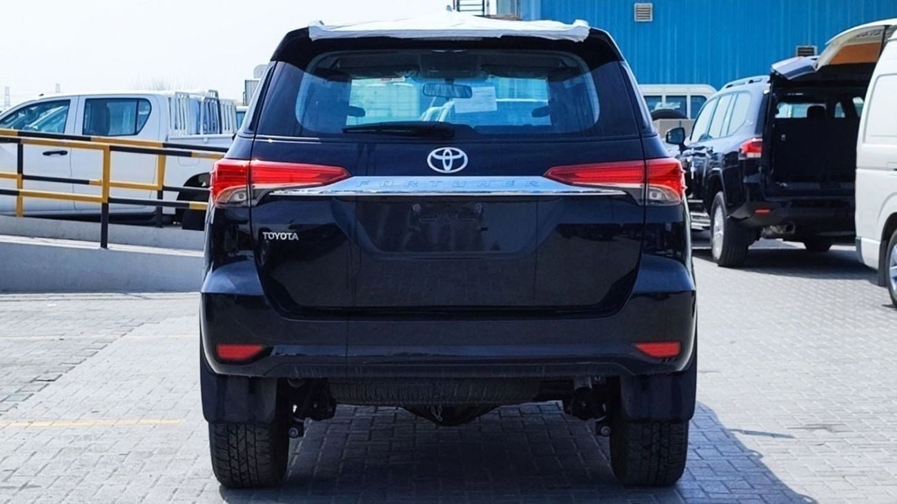 Toyota Fortuner 2.4 л 2025 г. Чёрный
