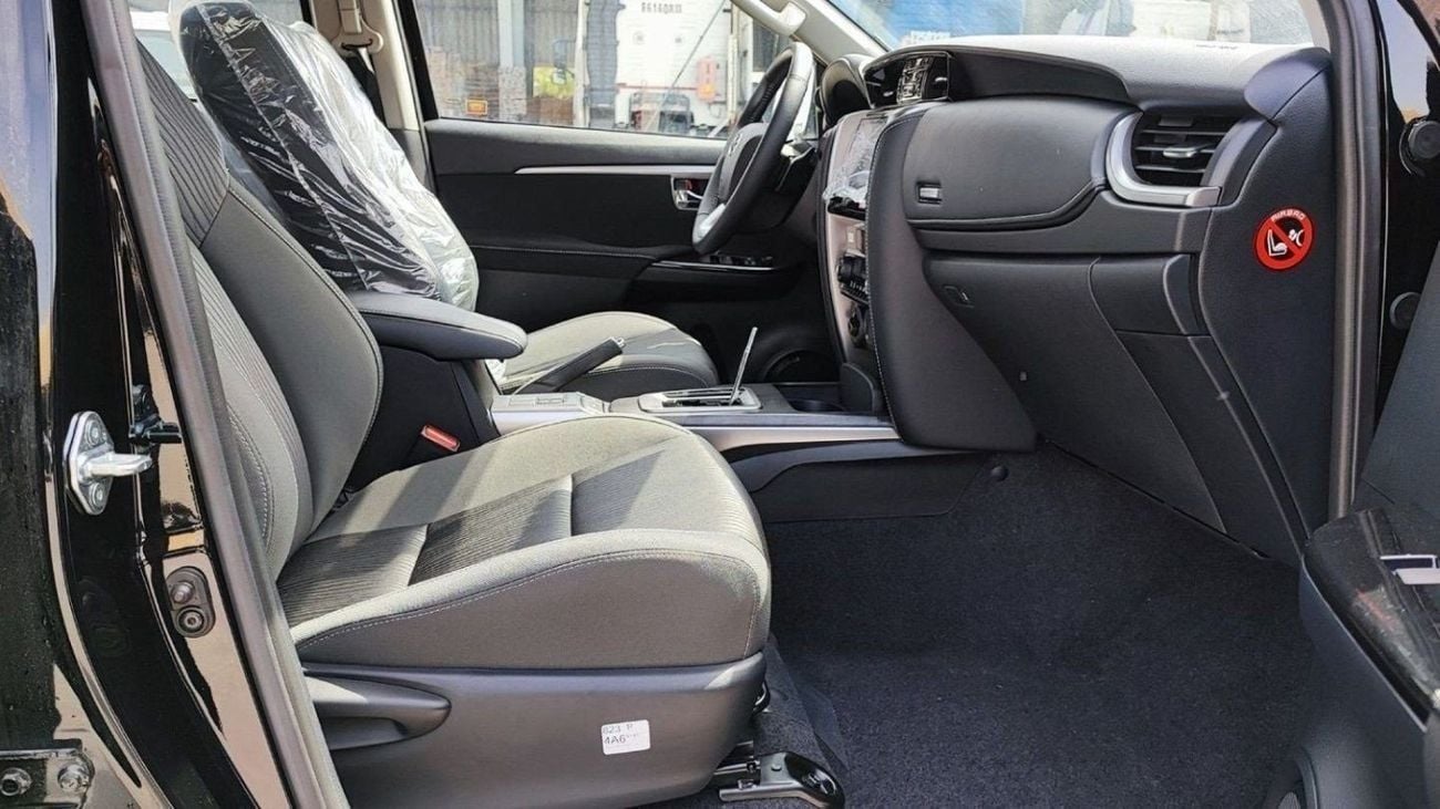 Toyota Fortuner 2.4 л 2025 г. Чёрный